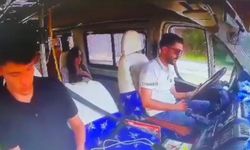 Adana’da sürücü uyudu, dolmuş duvara çarptı: 7 yaralı