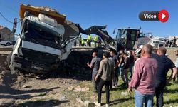 Yüksekova’da Kamyon ile Minibüs Çarpıştı: 3 Ölü, 2 Yaralı