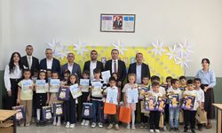 Yüksekova’da 28 bin öğrenci karne heyecanı yaşadı