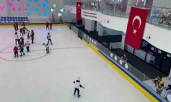 Van’da 30 derece sıcaklıkta buz pateni keyfi