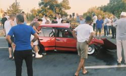 Otomobiller kavşakta çarpıştı: 2 ölü, 3 ağır yaralı