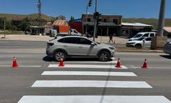 Yüksekova’da yaya geçitleri yenileniyor
