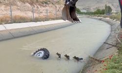 Malatya’da traktör kanala uçtu, sürücü son anda kurtuldu