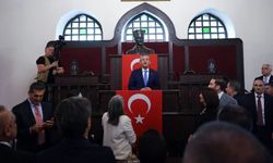 Yeni Parti'nin ilk seçimi: Özgür Özel, genel başkanlığa seçildi