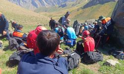 Hakkari'de kayıp dağcı için aramalar ikinci gününde!