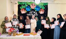 Ağrı’da okuma yazma öğrenen kadınlar için Okuma Bayramı düzenlendi