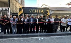 Yüksekova’da Venta Erkek Giyim Hizmete Açıldı