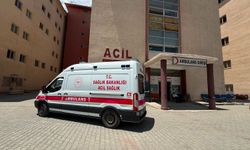 Hakkari'de Bıçaklı Kavga: 17 Yaşındaki Genç Ağır Yaralandı