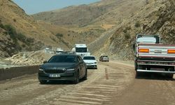 Yüksekova-Van-Hakkari kara yolunda genişletme çalışmaları sürüyor