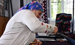 Cefakar anne, heybe yaparak dört çocuk okuttu
