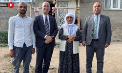 Belediye başkanlarından ineği telef olan Ayni Özbek’e destek ziyareti