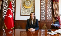 Gürpınar’ın ilk kadın kaymakamı göreve başladı