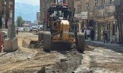 Yüksekova’da asfalt serimi öncesi çalışmalar devam ediyor