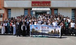 Ağrı’dan 200 öğrenci Çanakkale ve Ankara’ya tarih yolculuğuna uğurlandı