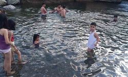 Hakkari’de Sıcaktan Bunalanlar Otluca’ya Akın Ediyor