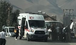 Yüksekova’da Kaza: 4 Kişi Yaralandı