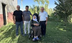 Yüksekova’da Emine Nine Akülü Sandalyesine Kavuştu