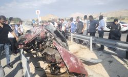 Hakkarili Aile Düğün Yolunda Kaza Yaptı: Ölü ve Yaralıların İsmi Belli Oldu