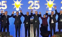 3 milletvekili ve 7 belediye başkanı AK Parti’ye katıldı: Rozetlerini Erdoğan taktı