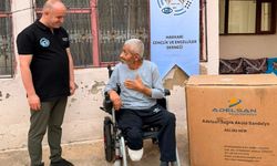 Şemdinli’de Abdulrezzak Türkoğlu’na akülü tekerlekli sandalye desteği