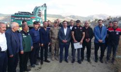 Van Gölü’nde dip çamuru temizliği hız kazandı