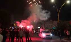 Cizre’deki galibiyet kutlamalarında 3 iş yeri ve 1 araç yandı: 1 itfaiye eri yaralandı