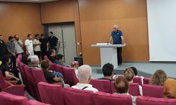 İnönü Üniversitesi’nde akademisyenlere dijital podyum eğitimi