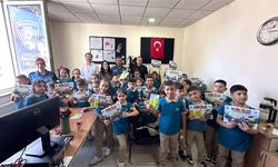Yüksekova’da Minik Öğrencilerden Polislere Renkli Ziyaret