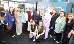 Bakan Göktaş, Hakkari’de kadınlarla buluştu