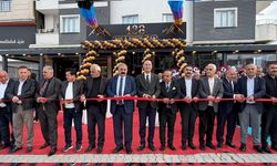 Yüksekova’da Yeni Bir Restaurant Hizmete Açıldı