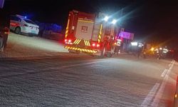 Yolun karşısına geçmeye çalışan aileye araç çarptı: 2 ölü, 2 yaralı