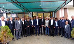 Yüksekova Muhtarlarından Milletvekili Ramanlı ile bir araya geldi