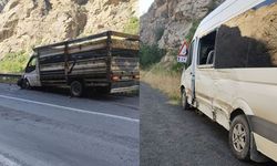 Hakkari’de kamyonet ile yolcu minibüsü çarpıştı!