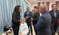 Azra Akın, Hakkari’de çocuklarla buluştu
