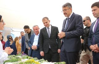 Hakkari'de ilk defa 'Ot festivali' düzenlendi