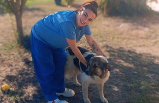 Hayatını Kaybeden Muğdat’ın Vefalı Köpeğini Ceylan Ertem Sahiplendi