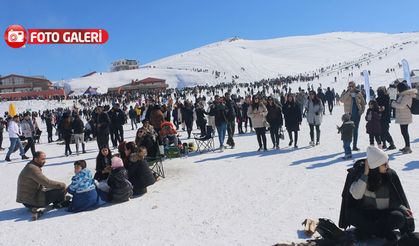 Hakkari'de Kar Festivali'nden renkli görüntüler