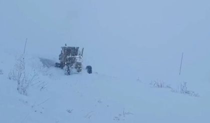 Hakkari’de Kar Alarmı: 144 Yerleşim Yerinin Yolu Kapandı