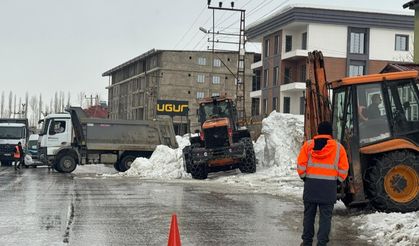 Dağlıca yolundaki karlar şehir dışına taşındı