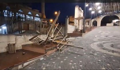 Hakkari’de kamelyalar tahrip edildi