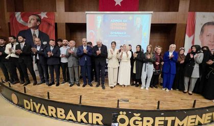CHP ve YRP’den ayrılan 100 kişi AK Parti’ye katıldı
