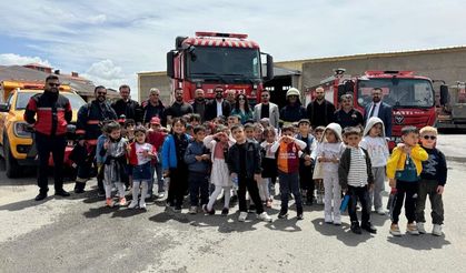 Yüksekova’da Minik Öğrenciler İtfaiyecilik Mesleği ile tanıştı