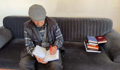 Bir ömrü defterlere sığdırarak 59 yıldır günlük tutuyor