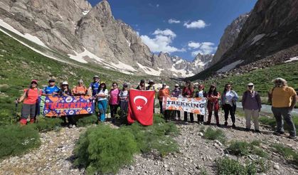 İzmir Trekking Kulübü’nden Hakkari’ye doğa çıkarması