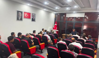 Derecik’te Seracılık Projesi Bilgilendirme Toplantısı Düzenlendi