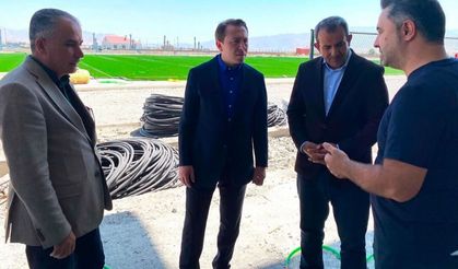 Yüksekova’da yapımı devam eden 6 bin kişilik stadyumda incelemele