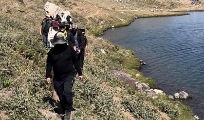Yüksekova’nın 3 Bin 500 Rakımlık Zirvesinde Doğa Buluşması