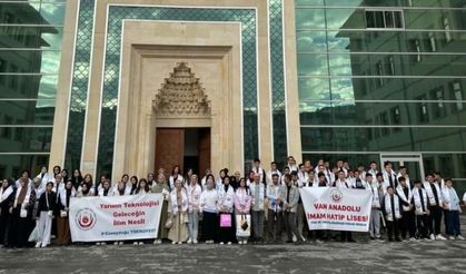 Van Anadolu İmam Hatip Lisesinden TEKNOFEST’e 100 kişilik katılım