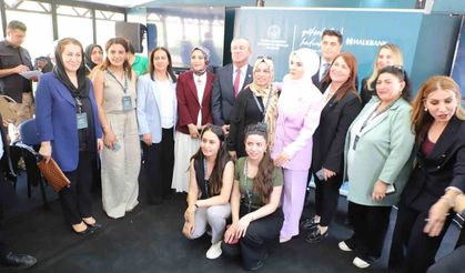 Bakan Göktaş, Hakkari’de kadınlarla buluştu