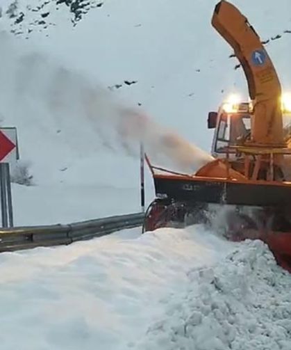 Van, Muş ve Bitlis'te 29 köy yolu kardan kapandı